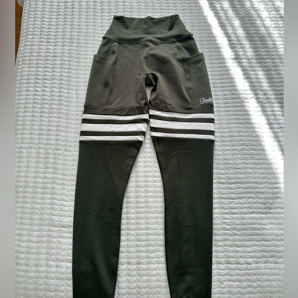 Bombshell sportswear Thigh High Perform Leggings